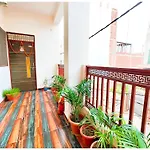 Varanasi Hotel S S Palace - Ully Air Conditioned Hotel At Prime Location - Kashi Vishwanath Temple - Hygiene & Spacious Room