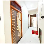 Varanasi Hotel S S Palace - Ully Air Conditioned Hotel At Prime Location - Kashi Vishwanath Temple - Hygiene & Spacious Room