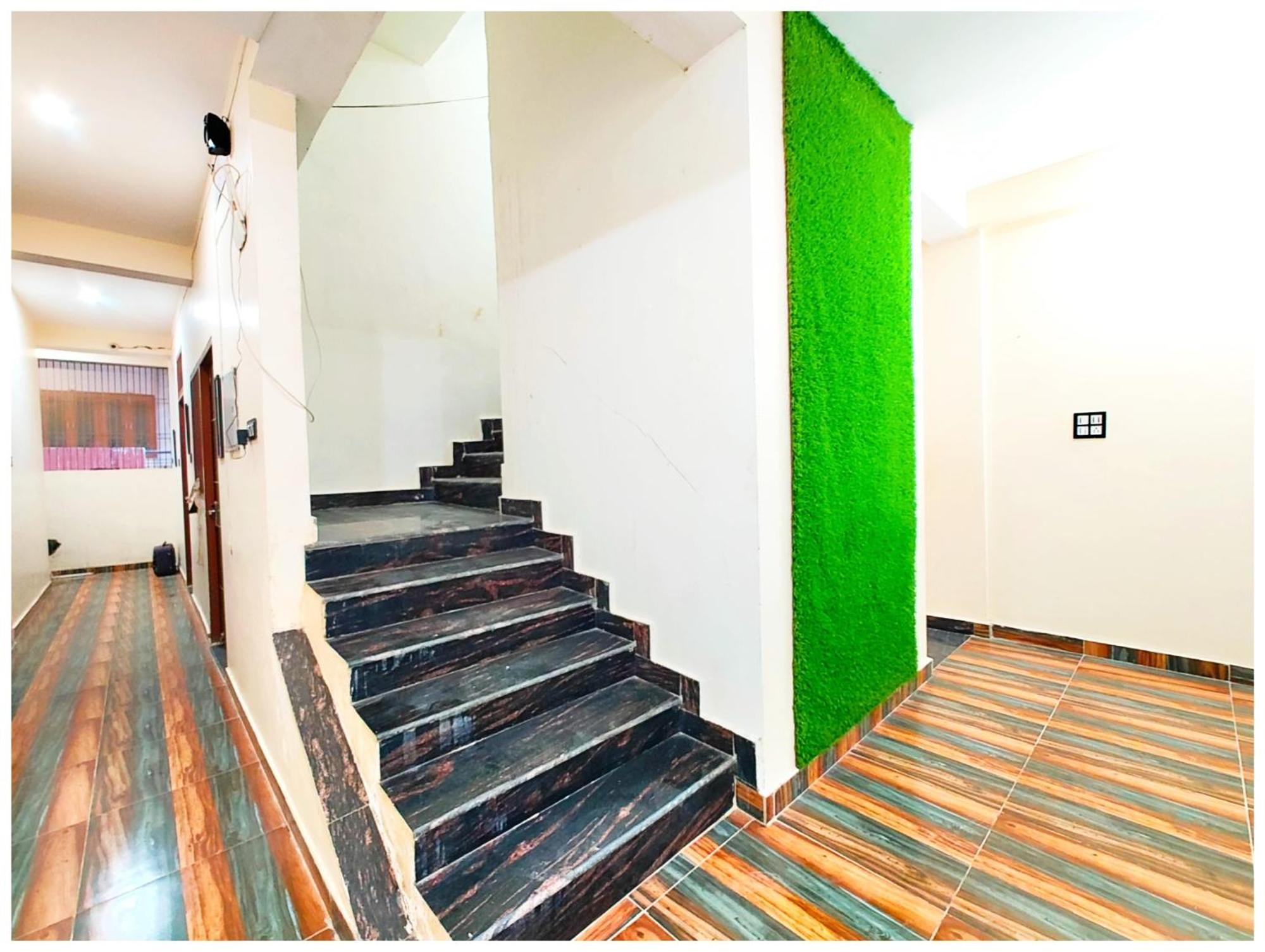 S S Palace - Ully Air Conditioned At Prime Location - Kashi Vishwanath Temple - Hygiene & Spacious Varanasi
