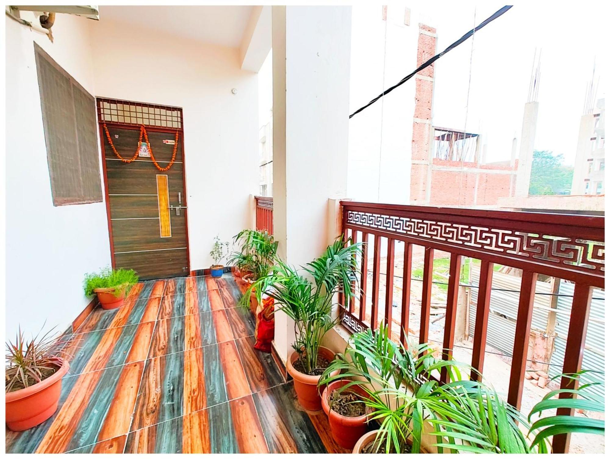 Hotel S S Palace - Ully Air Conditioned At Prime Location - Kashi Vishwanath Temple - Hygiene & Spacious 3*