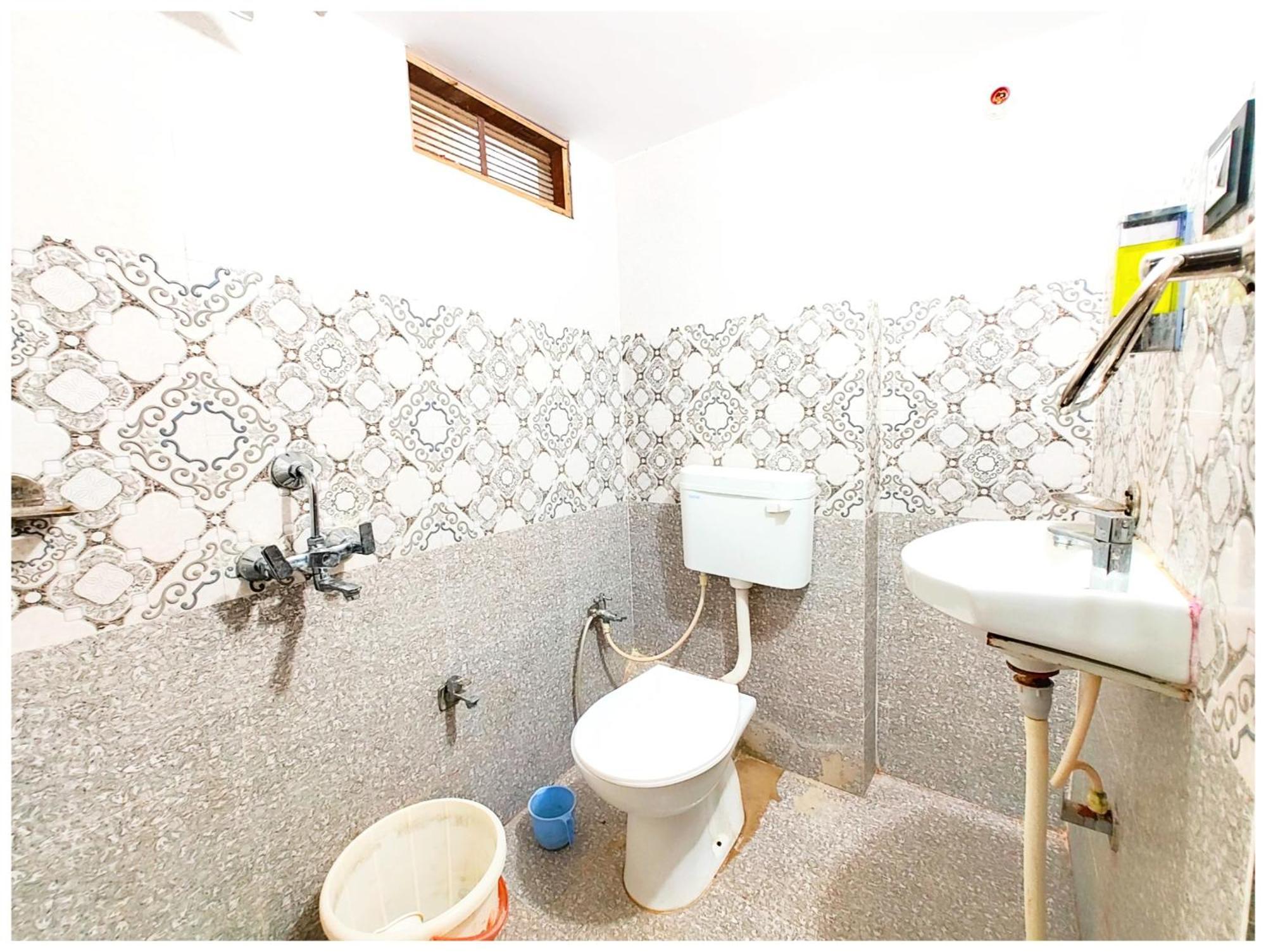 Hotel S S Palace - Ully Air Conditioned At Prime Location - Kashi Vishwanath Temple - Hygiene & Spacious Varanasi