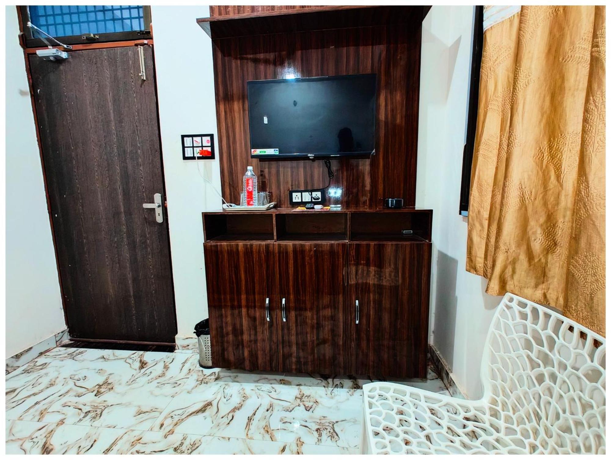 S S Palace - Ully Air Conditioned At Prime Location - Kashi Vishwanath Temple - Hygiene & Spacious Hotel Varanasi