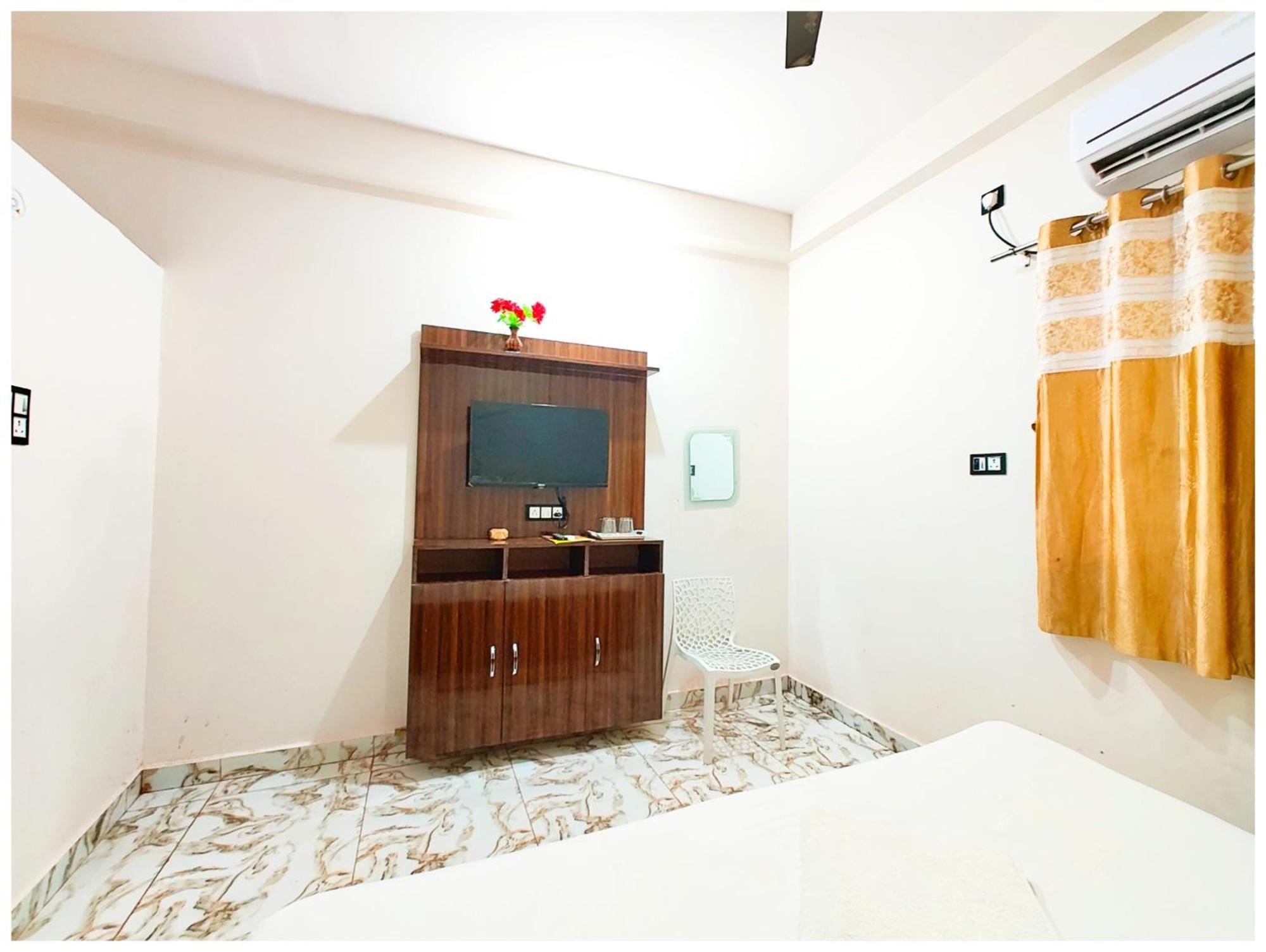 Hotel S S Palace - Ully Air Conditioned At Prime Location - Kashi Vishwanath Temple - Hygiene & Spacious Varanasi